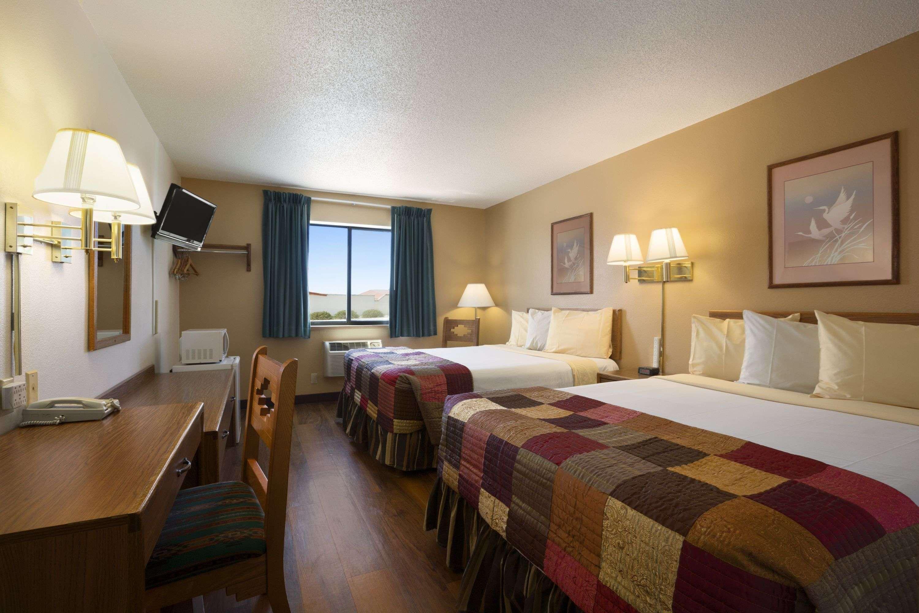 Super 8 By Wyndham Las Vegas Exterior photo